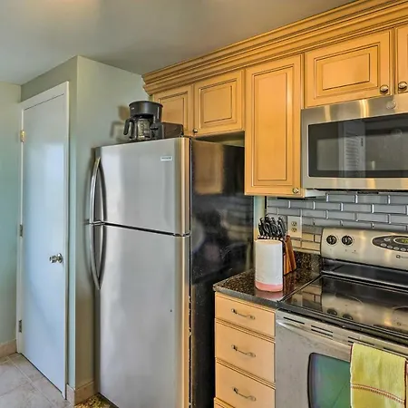 Idyllic Pcb Condo With Pool Access And Ocean Views!